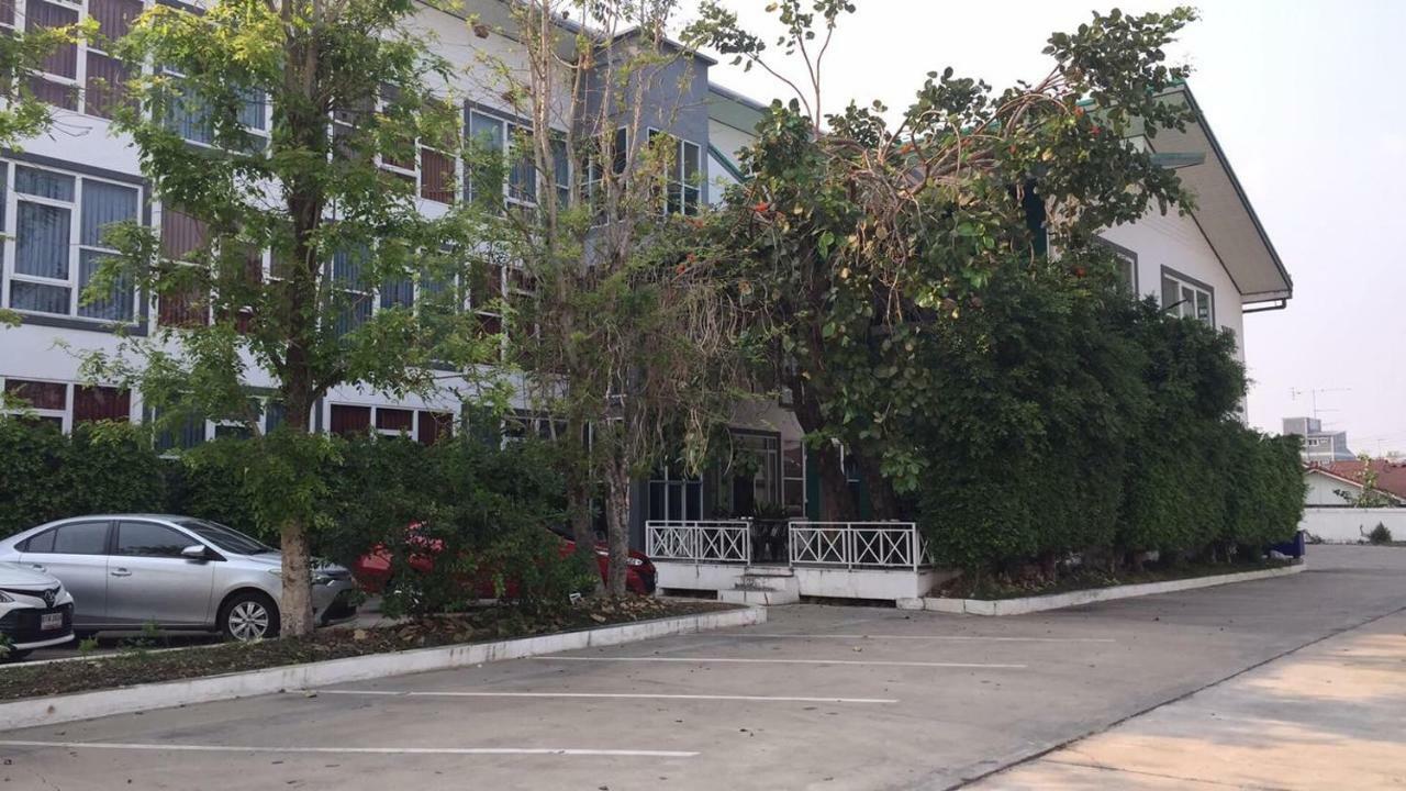 The Zell Hotel Buriram Exterior photo